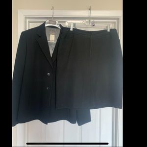 Kenar Black Skirt-suit